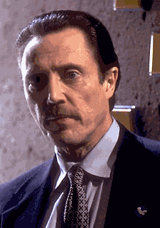 Hey, doesn't he look like Christopher Walken in Nick of Time